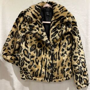 Leopard Print Women's Faux Fur Cropped Moto Jacket Size Small with Pockets NWOT